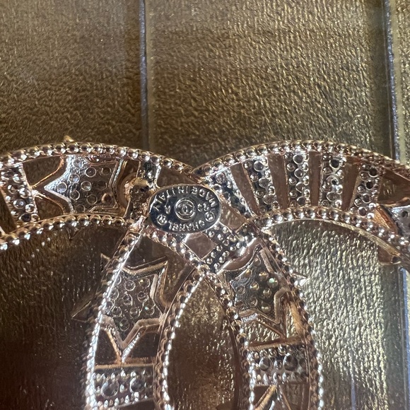 Vtg Chanel pin circa 1990s comet Vestiaire collection⭐️ - Picture 3 of 11